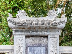 Những sai sót trong "Tuyển dịch văn bia chùa Huế"